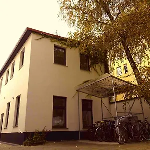 Studio U Parkplatz, Zentrale Ruhelage Neben Grünoase Apartment