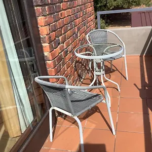 https://extra-spacious-studio-with-ocean-view.hotels-capetown.com